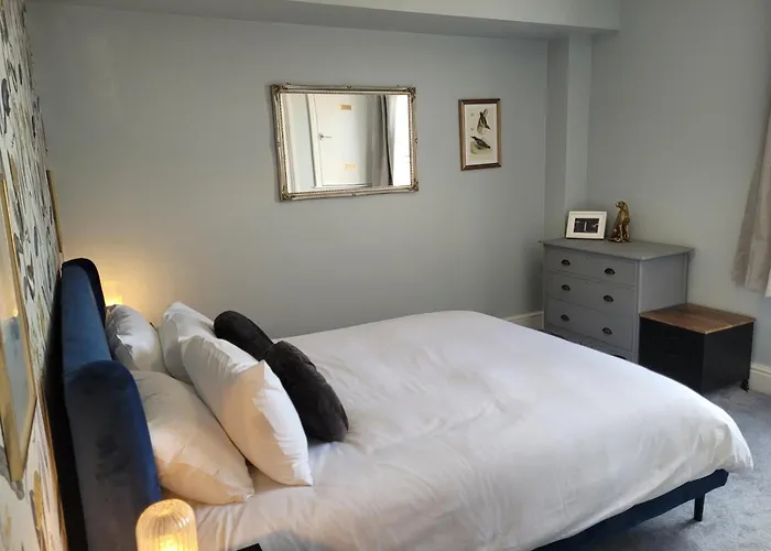 Grove Place - 2 Bedroom Apartment Leamington Spa
